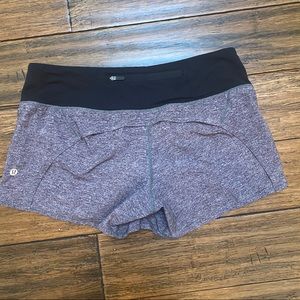 Lululemon Speed Up Mid Rise Short, 4”, Size 6